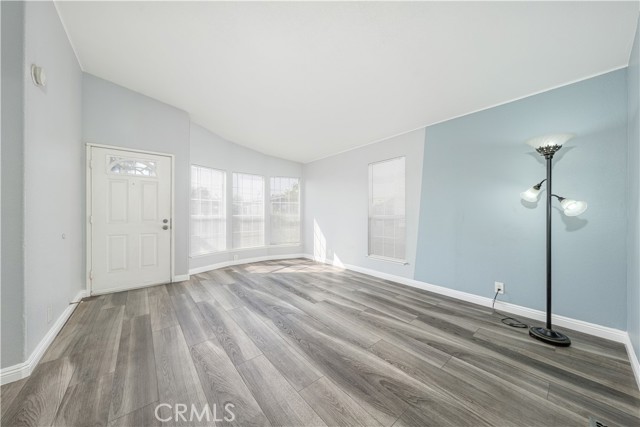 Detail Gallery Image 5 of 29 For 122 Hornbeam, Fountain Valley,  CA 92708 - 3 Beds | 2 Baths