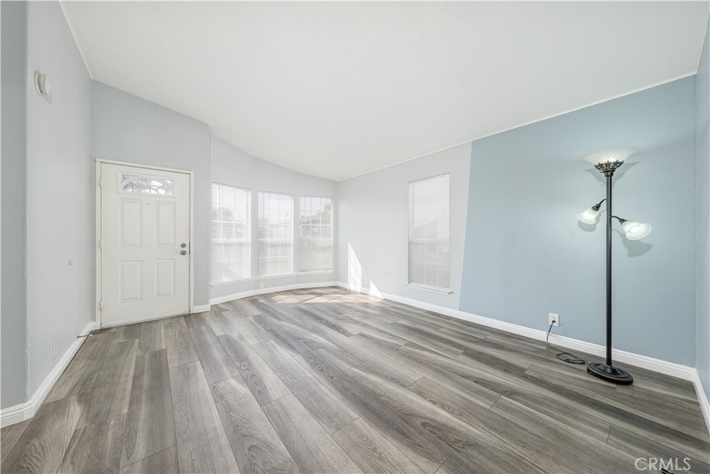 MLS #OC25247907 image #5