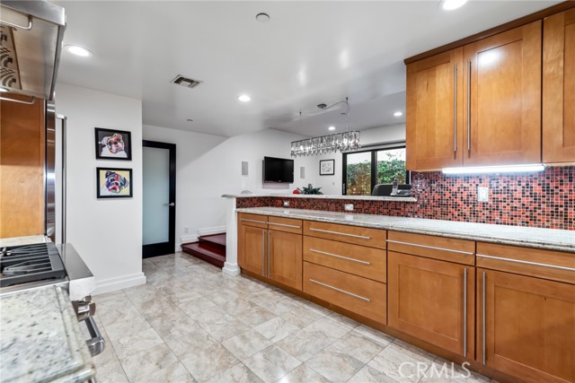 130 N Swall Drive, Beverly Hills CA: https://media.crmls.org/medias/29072610-91d2-46fd-962e-7184635fc184.jpg