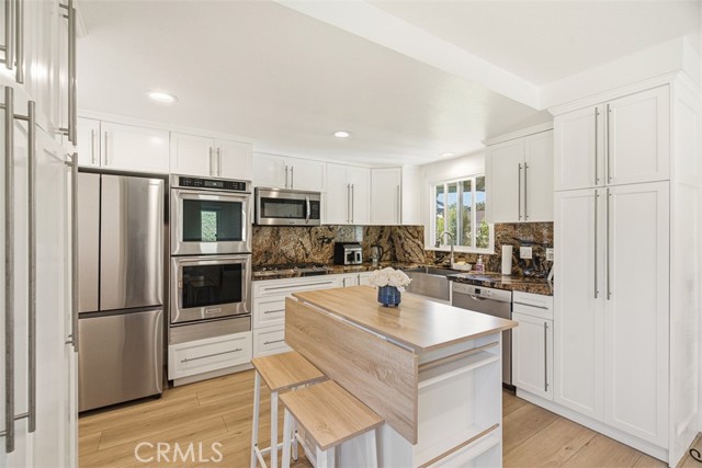 Detail Gallery Image 8 of 46 For 1301 Cameo Dr, Tustin,  CA 92780 - 4 Beds | 2 Baths