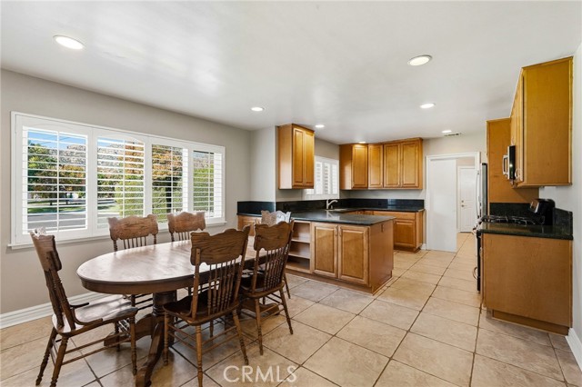 Detail Gallery Image 26 of 64 For 22301 Marilla St, Chatsworth,  CA 91311 - 4 Beds | 3 Baths