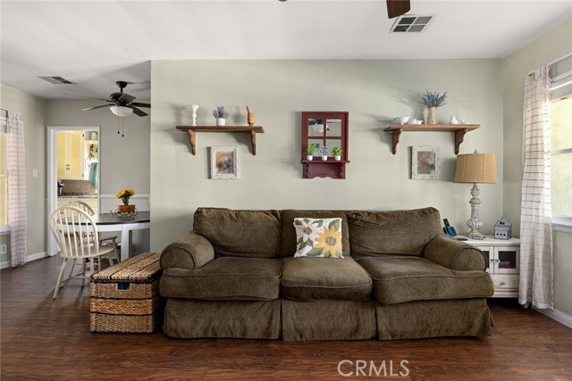 Detail Gallery Image 5 of 20 For 11031 Arbuckle Ave, –,  CA 91345 - 2 Beds | 1 Baths