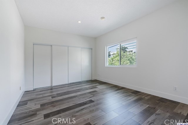 221 Lexington Drive 201, Glendale, California 91206, 3 Bedrooms Bedrooms, ,1 BathroomBathrooms,For Sale,Lexington,319001717
