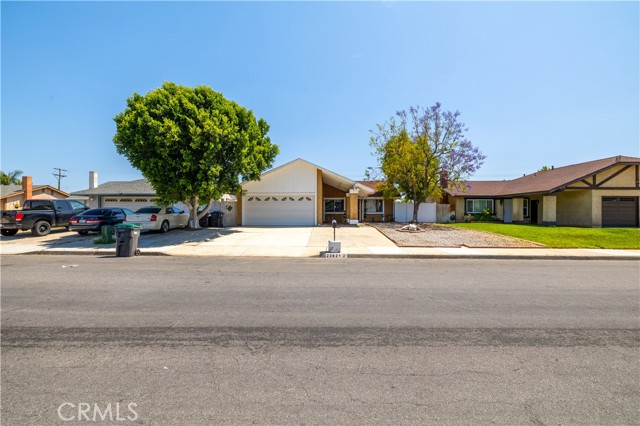 Detail Gallery Image 3 of 21 For 23621 Suncrest Ave, Moreno Valley,  CA 92553 - 3 Beds | 2 Baths
