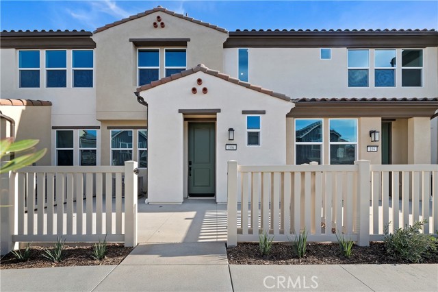 Detail Gallery Image 2 of 25 For 3972 Lavine Way, Corona,  CA 92883 - 3 Beds | 2/1 Baths