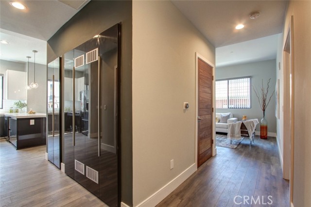 Detail Gallery Image 10 of 27 For 330 Salem #201,  Glendale,  CA 91203 - 3 Beds | 2/1 Baths