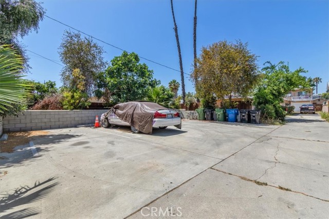 18713 Vanowen Street, Reseda CA: https://media.crmls.org/medias/290a29c4-7cdf-420e-9af0-2b1c0626d09e.jpg