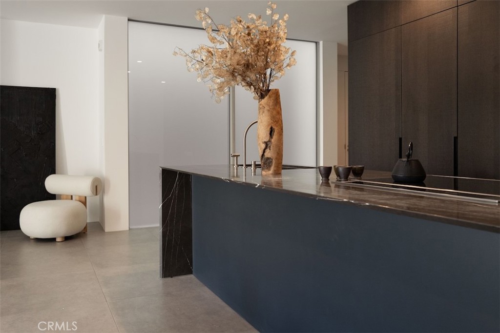 838 N Kings Road #303