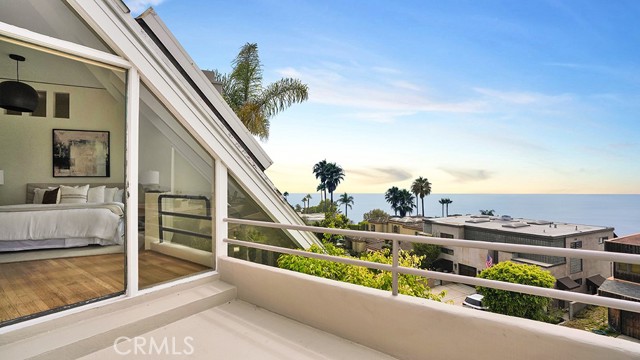 741 Marlin, Laguna Beach CA: https://media.crmls.org/medias/290a5a3e-21fa-475a-a086-42403a354692.jpg