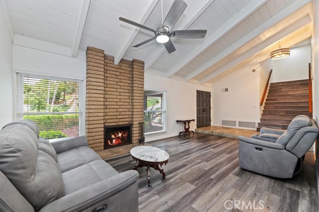 Detail Gallery Image 8 of 47 For 265 S Leandro St, Anaheim,  CA 92807 - 4 Beds | 2/1 Baths
