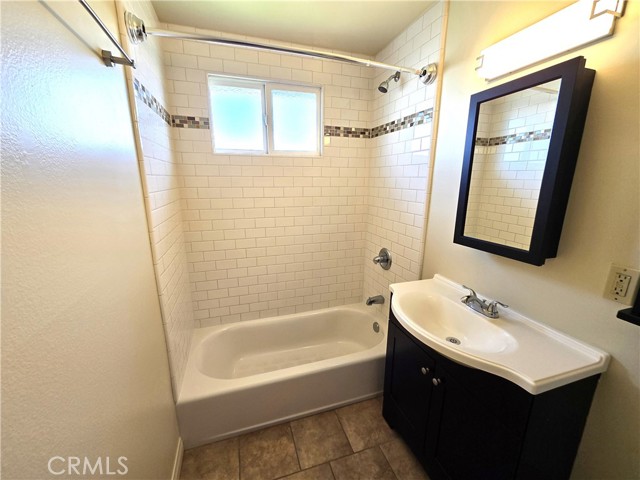 Detail Gallery Image 12 of 16 For 2608 Curtis Ave #B,  Redondo Beach,  CA 90278 - 3 Beds | 1 Baths