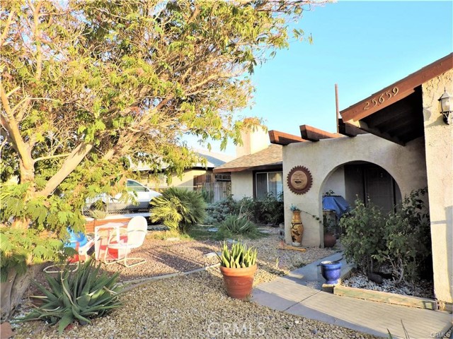 Detail Gallery Image 3 of 17 For 25659 Ash Rd, Barstow,  CA 92311 - 4 Beds | 2 Baths