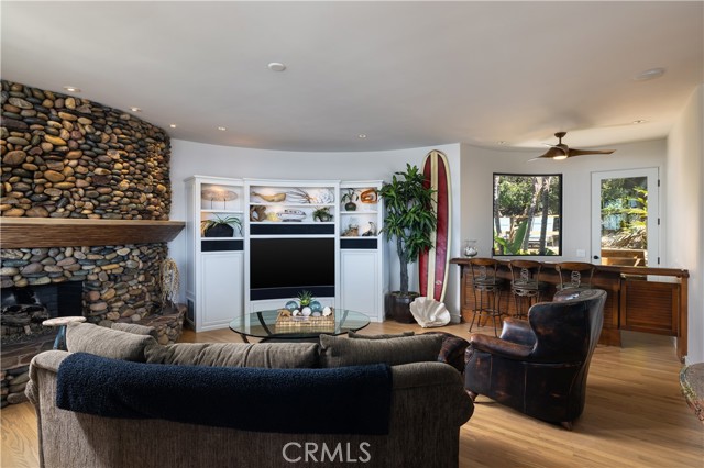 Detail Gallery Image 11 of 39 For 2901 Ocean Bld, Corona Del Mar,  CA 92625 - 4 Beds | 4/3 Baths