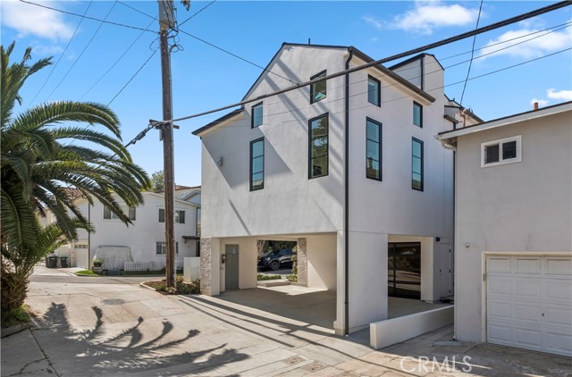 Detail Gallery Image 20 of 20 For 700 1/2 Iris, Corona Del Mar,  CA 92625 - 2 Beds | 2/1 Baths