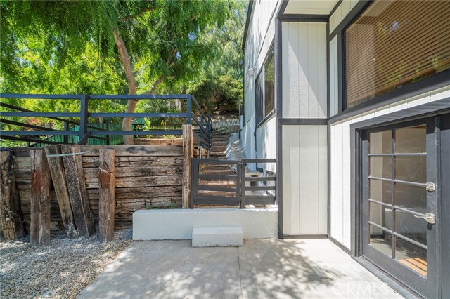 Detail Gallery Image 42 of 45 For 5245 Elvira Rd, Woodland Hills,  CA 91364 - 3 Beds | 3 Baths