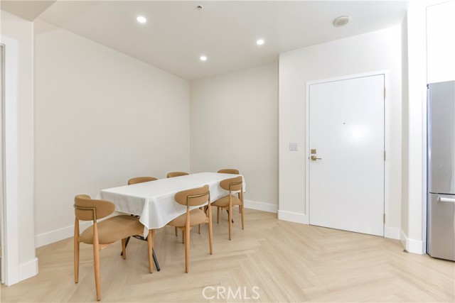 Detail Gallery Image 7 of 33 For 250 N First St #321,  Burbank,  CA 91502 - 2 Beds | 2 Baths