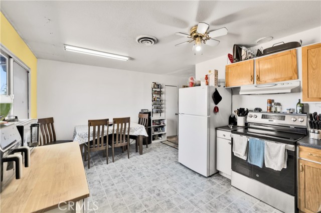 Detail Gallery Image 11 of 38 For 4805 Avenida La Mirada, Joshua Tree,  CA 92252 - 3 Beds | 2 Baths