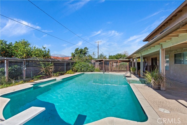 9850 Lombardy, Bloomington CA: https://media.crmls.org/medias/290ce93b-c940-496c-9dce-4688f7c4c8ad.jpg