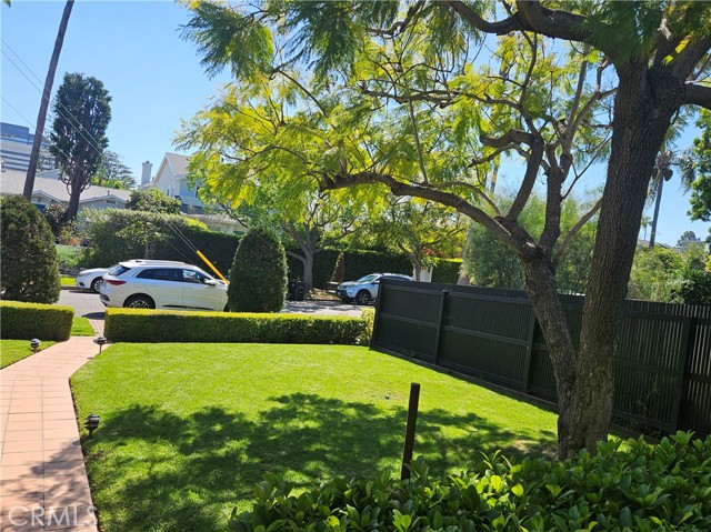 Detail Gallery Image 31 of 40 For 12217 Dorothy St, Los Angeles,  CA 90049 - 4 Beds | 2 Baths
