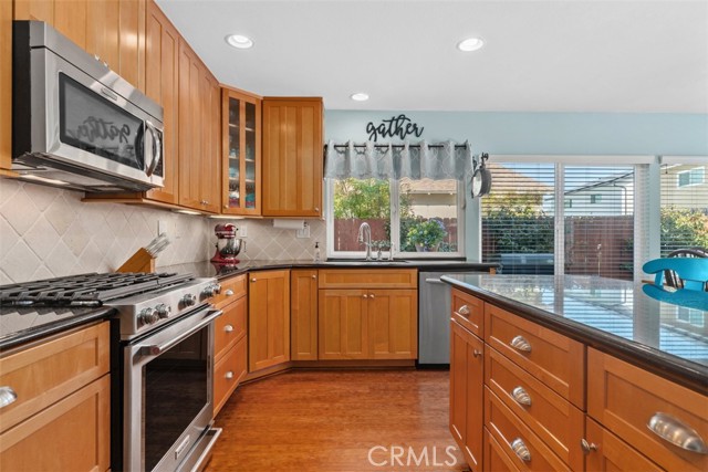 Detail Gallery Image 11 of 48 For 11608 Onyx, Cypress,  CA 90630 - 5 Beds | 3 Baths