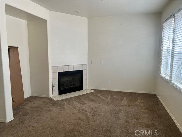 Detail Gallery Image 4 of 21 For 938 Sparrow Way, Perris,  CA 92571 - 4 Beds | 2/1 Baths