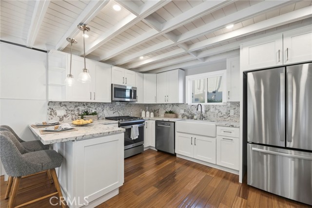 Detail Gallery Image 49 of 63 For 1001 2nd, Hermosa Beach,  CA 90254 - 5 Beds | 3/1 Baths