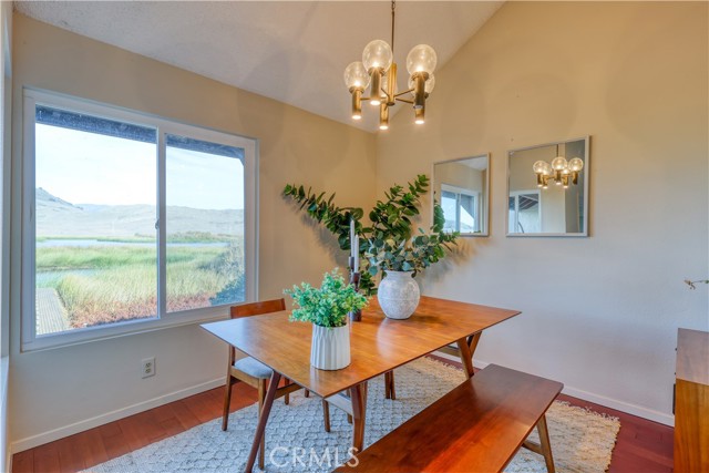 Detail Gallery Image 8 of 30 For 1044 Vista De Los Collados, San Luis Obispo,  CA 93405 - 4 Beds | 2 Baths