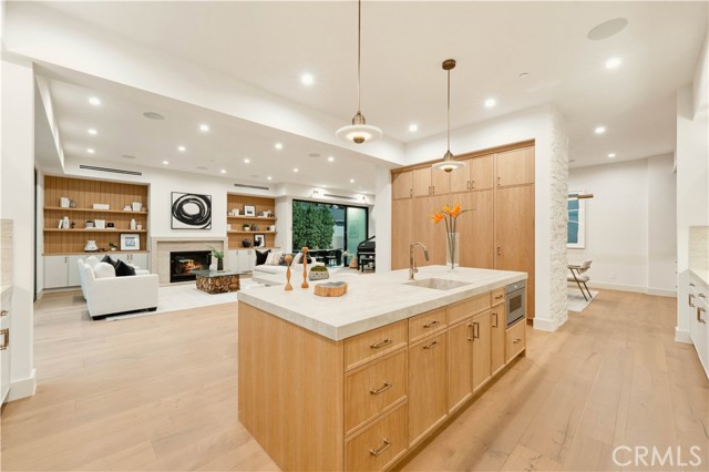 Detail Gallery Image 14 of 56 For 5136 Nagle Ave, Sherman Oaks,  CA 91423 - 6 Beds | 6/2 Baths