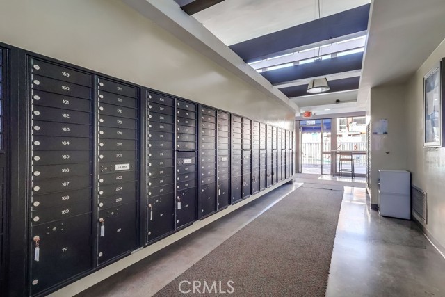 Detail Gallery Image 3 of 39 For 5585 E Pacific Coast #115,  Long Beach,  CA 90804 - 2 Beds | 1 Baths