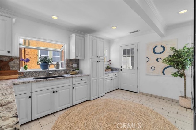 1742 Martina Avenue, Torrance CA: https://media.crmls.org/medias/29121662-6837-47ad-b2b7-2738597034de.jpg