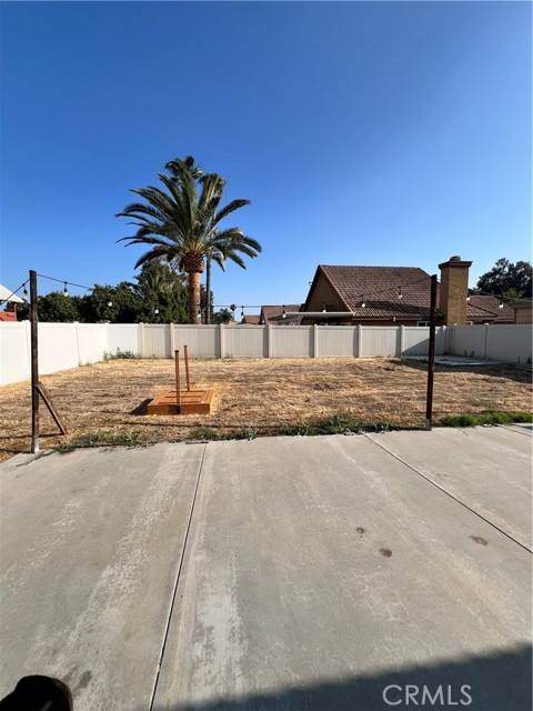 Image 17 of 18 For 25291 Maxy Drive