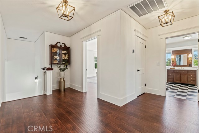 Image 28 of 57 For 1487 Echo  