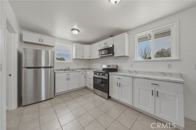 Detail Gallery Image 2 of 47 For 3426 4th St, Clearlake,  CA 95422 - 2 Beds | 1/1 Baths