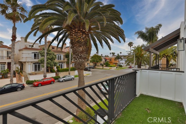 Detail Gallery Image 41 of 64 For 307 18th St, Huntington Beach,  CA 92648 - 3 Beds | 3/1 Baths
