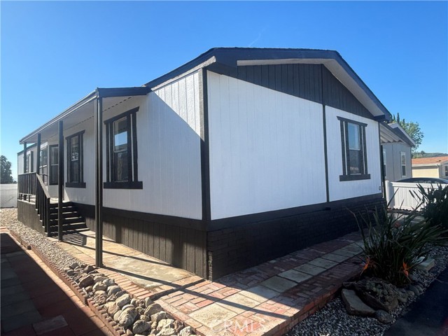 Detail Gallery Image 4 of 46 For 22111 Newport Ave #62,  Grand Terrace,  CA 92313 - 3 Beds | 2 Baths