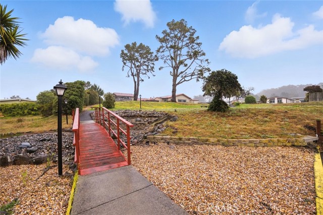 1 Driftwood Trail, Half Moon Bay CA: https://media.crmls.org/medias/291475de-5d45-4290-a817-132961614c4a.jpg