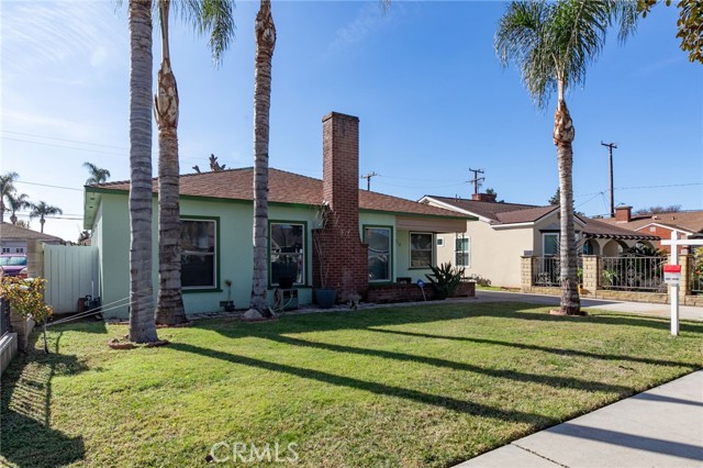 Detail Gallery Image 1 of 1 For 1718 W 11th St, Santa Ana,  CA 92703 - 3 Beds | 1 Baths