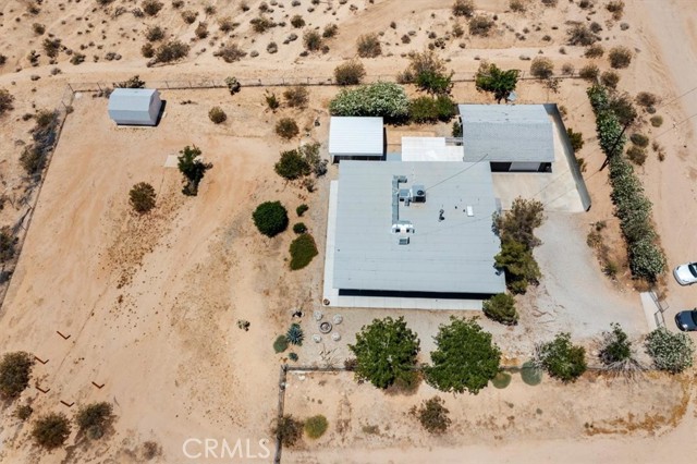 62171 Campanula Street, Joshua Tree CA: https://media.crmls.org/medias/2914a66c-cd30-4f22-bb36-3fb59367ed97.jpg