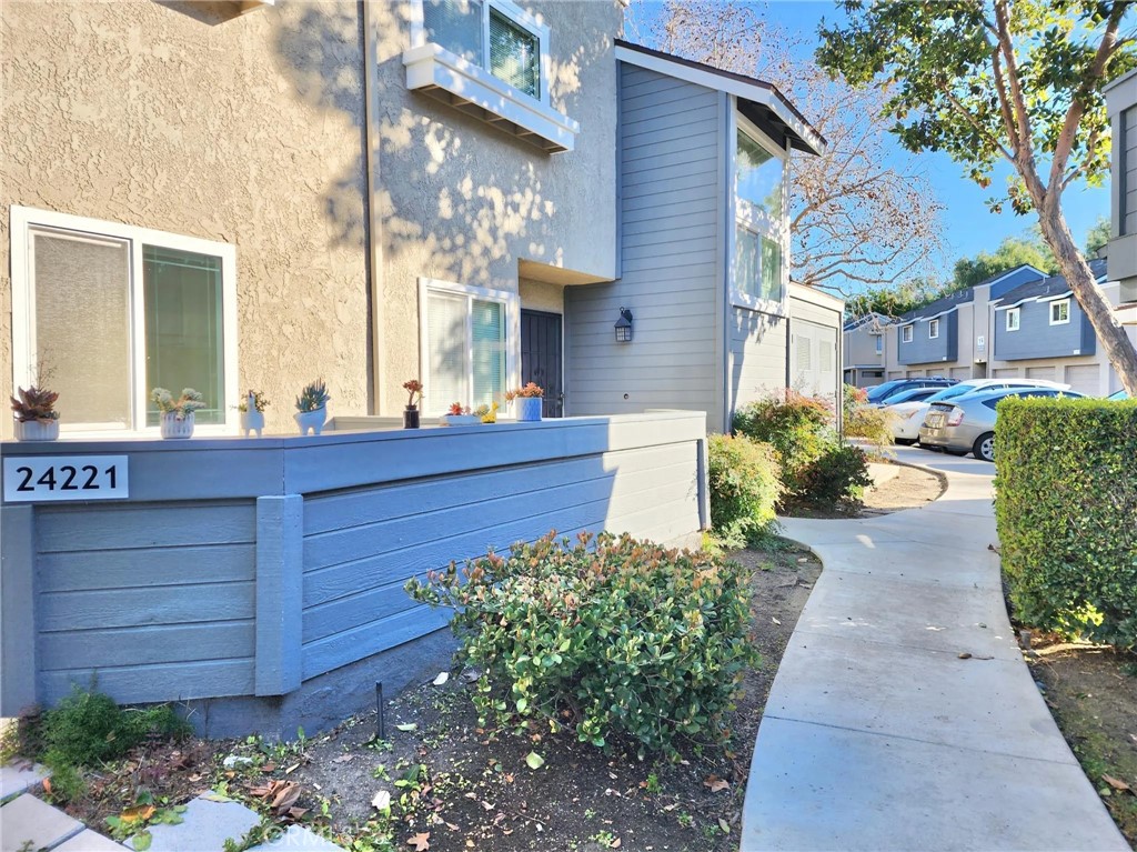 24221 Avenida De Las Flores 111