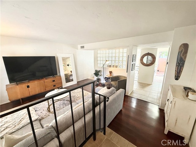 Detail Gallery Image 6 of 15 For 27511 Endeavor St, Agoura Hills,  CA 91301 - 2 Beds | 2 Baths