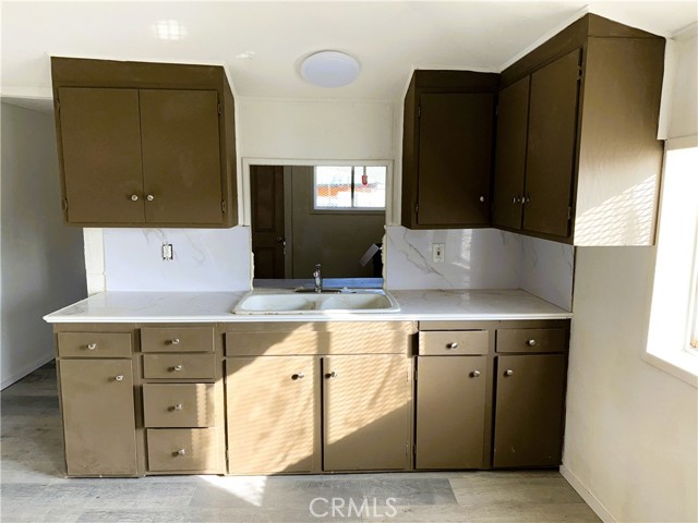 Detail Gallery Image 8 of 26 For 412 Mary, Maricopa,  CA 93252 - 3 Beds | 1 Baths