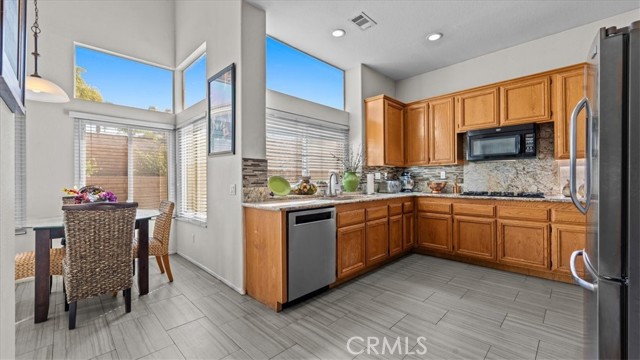 Detail Gallery Image 15 of 42 For 1671 Dominguez Ranch Road, Corona,  CA 92882 - 4 Beds | 2/1 Baths