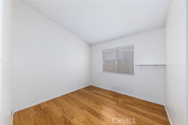 Detail Gallery Image 8 of 29 For 16880 Glennaire Ave, Victorville,  CA 92395 - 3 Beds | 2 Baths