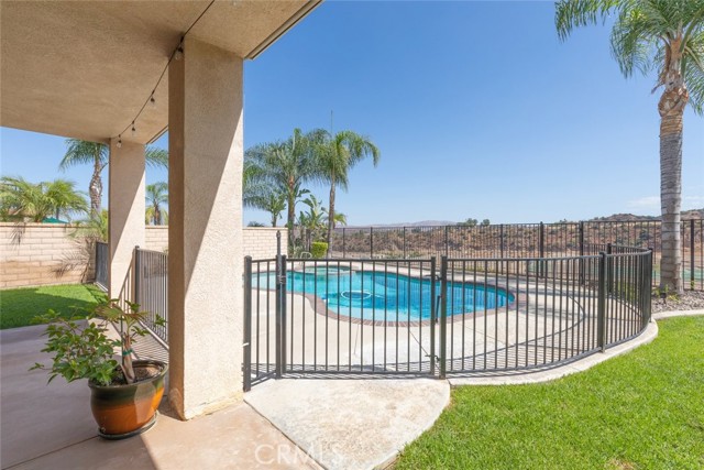 Detail Gallery Image 45 of 52 For 4264 Castlepeak, Corona,  CA 92883 - 5 Beds | 3/1 Baths