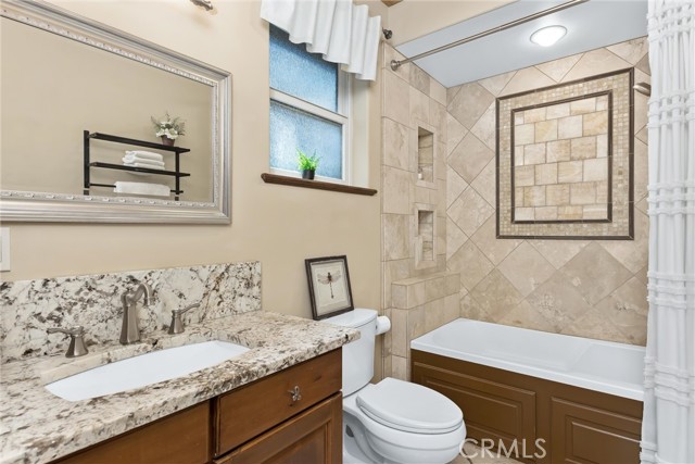 Image 16 of 39 For 1036 Venus Way