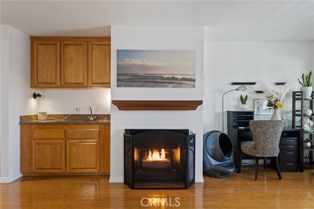 Gas fireplace (HOA pays for gas)