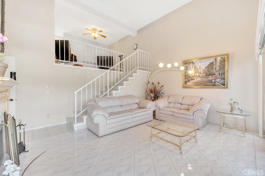 10480 Sunland Boulevard #16