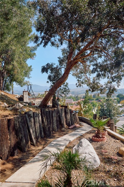 27424 Homyr Place, Canyon Country CA: https://media.crmls.org/medias/2916febb-37fc-4fff-b2db-a4097cf3f441.jpg