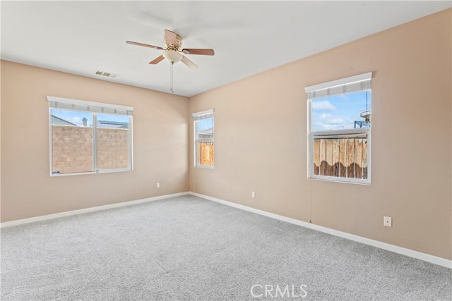 13275 Lone Pine Court, Hesperia CA: https://media.crmls.org/medias/2917430d-c5f0-4fe3-a121-2ffb9cc7a7c3.jpg