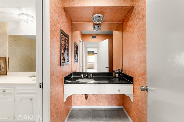 5330 Lindley Avenue, Encino CA: https://media.crmls.org/medias/2917a7f1-5682-4aa1-9b41-7bd1073abe04.jpg